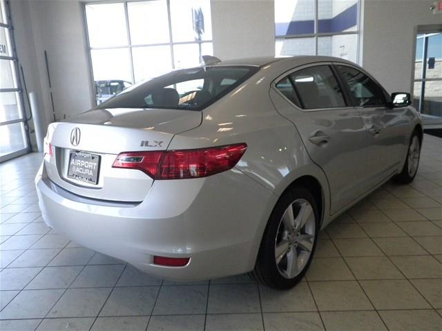 2013 Acura ILX Extenede CAB 4X4