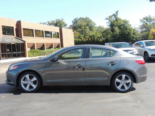 2013 Acura ILX 2500 Extended Cargo Van W. Bin