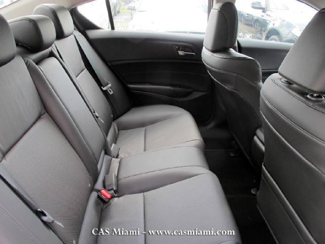 2013 Acura ILX 2dr 3.8L Auto Track