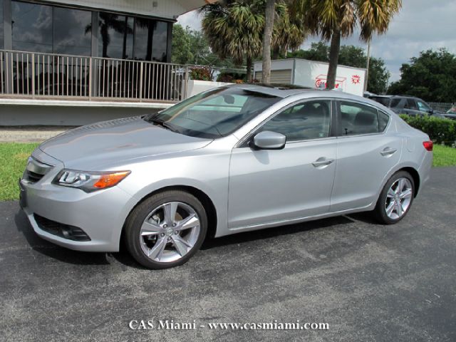 2013 Acura ILX 2dr 3.8L Auto Track