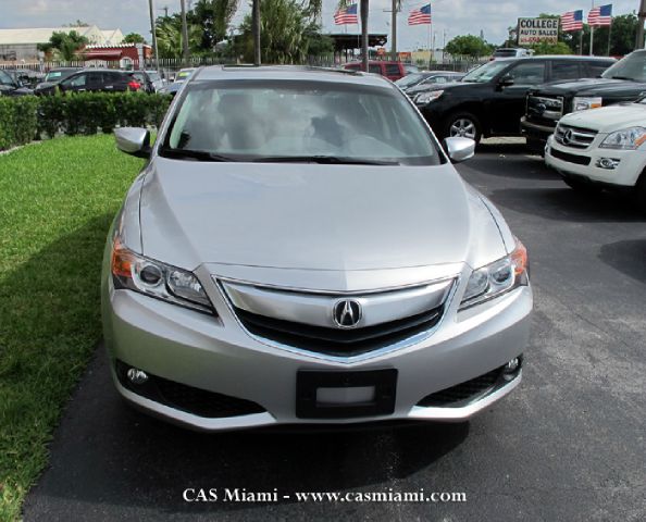 2013 Acura ILX 2dr 3.8L Auto Track