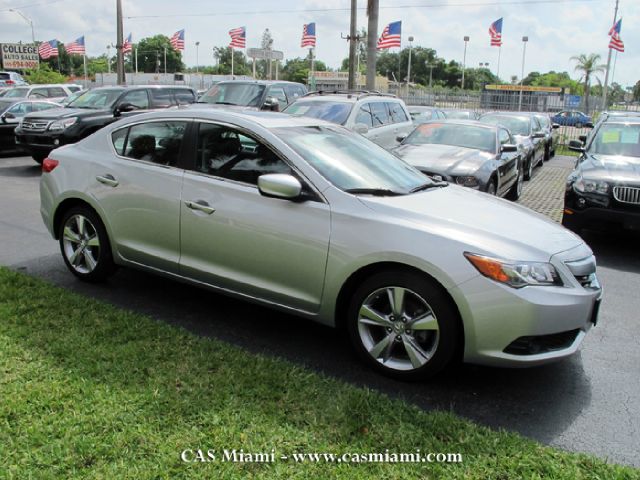 2013 Acura ILX 2dr 3.8L Auto Track
