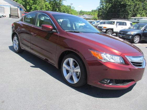 2013 Acura ILX 2dr 3.8L Auto Track