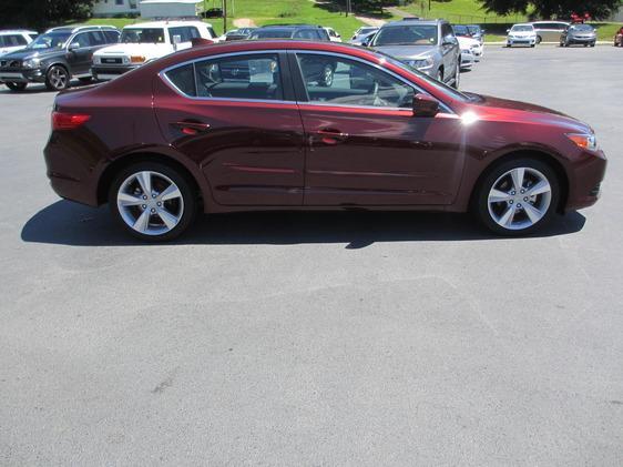 2013 Acura ILX 2dr 3.8L Auto Track