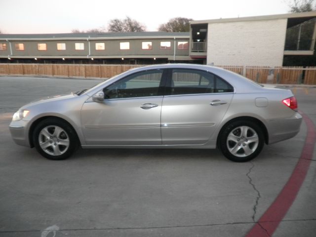 2005 Acura RL 4dr Laredo 4WD 4x4 SUV