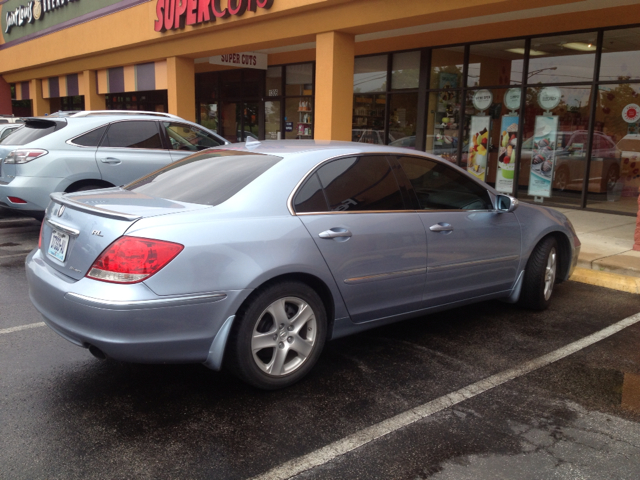2005 Acura RL 4dr Laredo 4WD 4x4 SUV