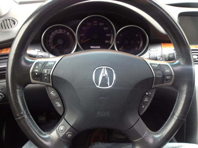 2005 Acura RL 4dr Laredo 4WD 4x4 SUV