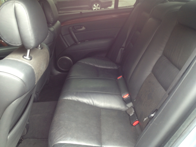 2005 Acura RL 4dr Laredo 4WD 4x4 SUV