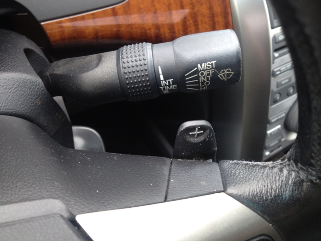 2005 Acura RL 4dr Laredo 4WD 4x4 SUV