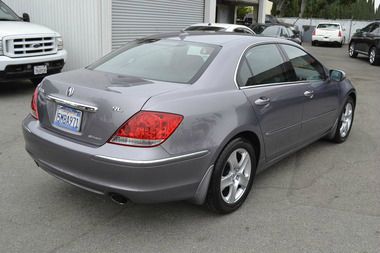 2005 Acura RL 4dr Laredo 4WD 4x4 SUV