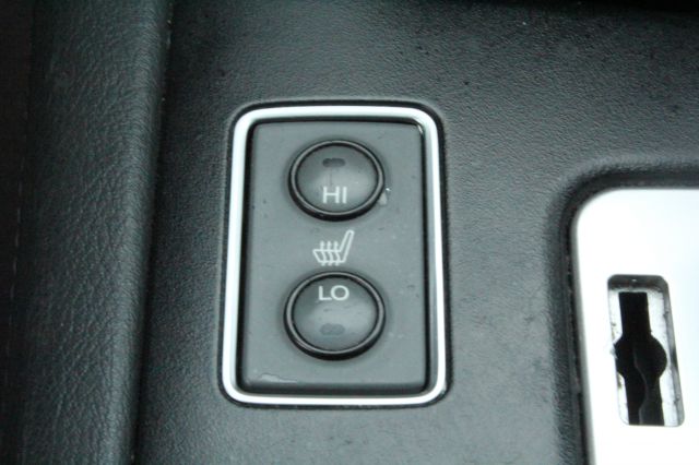 2005 Acura RL 4dr Laredo 4WD 4x4 SUV