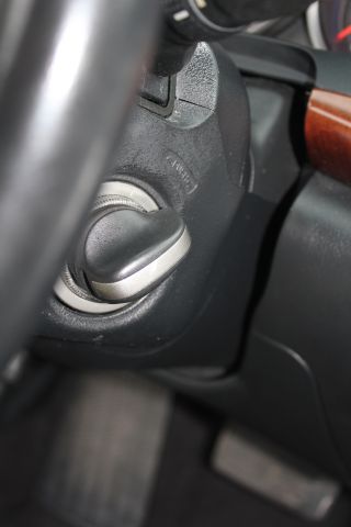 2005 Acura RL 4dr Laredo 4WD 4x4 SUV