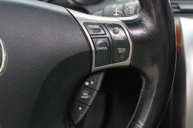 2005 Acura RL 4dr Laredo 4WD 4x4 SUV