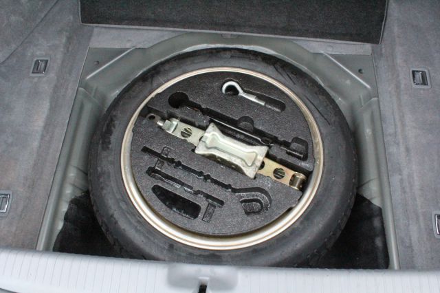 2005 Acura RL 4dr Laredo 4WD 4x4 SUV