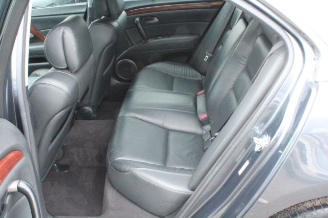2005 Acura RL 4dr Laredo 4WD 4x4 SUV