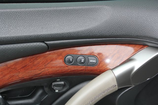 2005 Acura RL 4dr Laredo 4WD 4x4 SUV