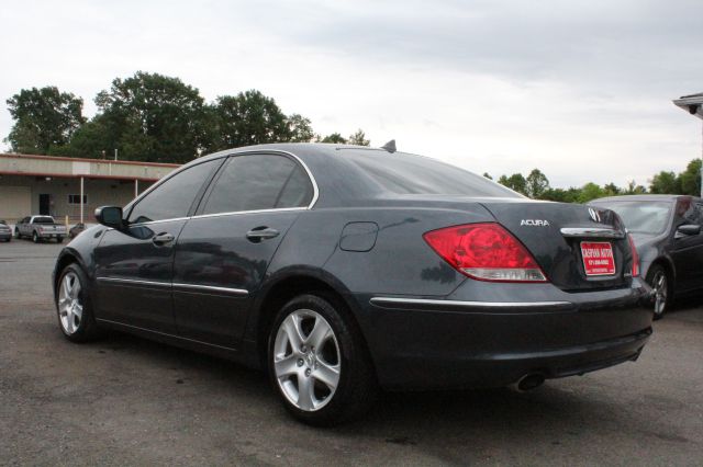 2005 Acura RL 4dr Laredo 4WD 4x4 SUV