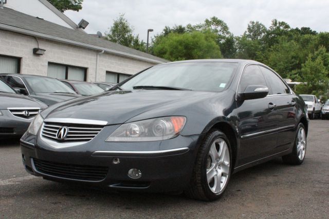 2005 Acura RL 4dr Laredo 4WD 4x4 SUV