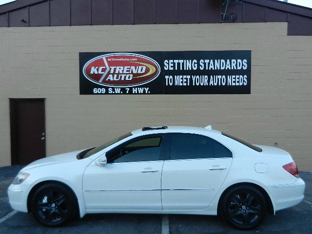 2005 Acura RL 4dr Laredo 4WD 4x4 SUV
