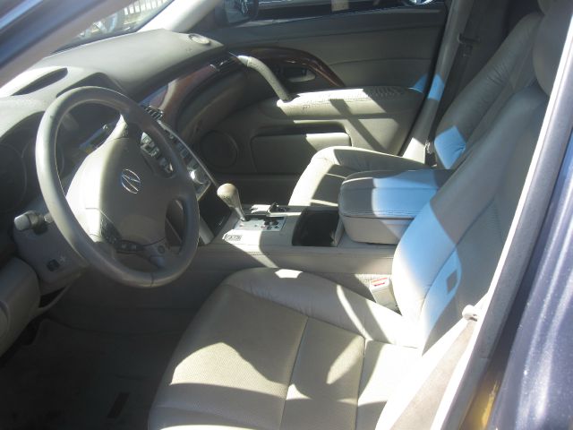 2005 Acura RL 4dr Laredo 4WD 4x4 SUV