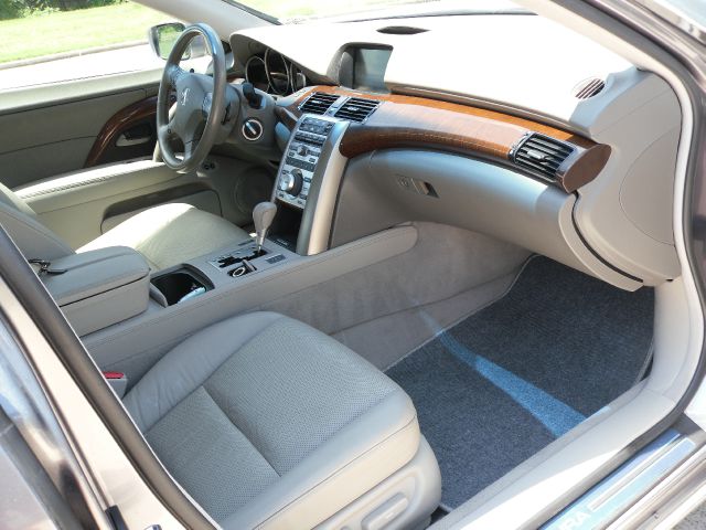 2005 Acura RL 4dr Laredo 4WD 4x4 SUV