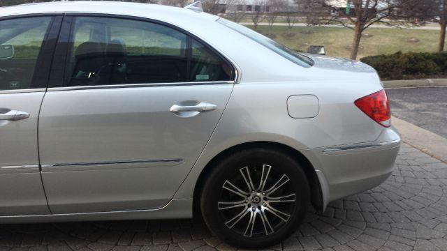 2005 Acura RL 4dr Laredo 4WD 4x4 SUV