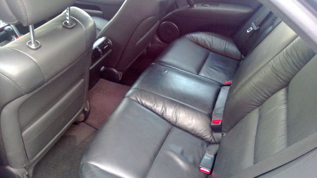 2005 Acura RL 4dr Laredo 4WD 4x4 SUV