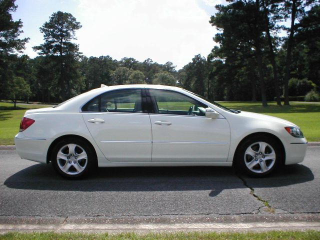 2005 Acura RL 4dr Laredo 4WD 4x4 SUV