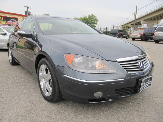 2005 Acura RL 4dr Laredo 4WD 4x4 SUV