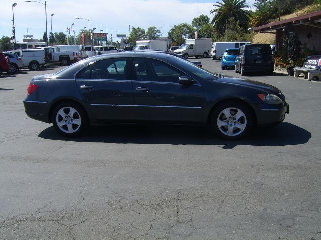 2005 Acura RL 4dr Laredo 4WD 4x4 SUV