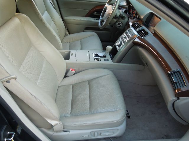 2005 Acura RL 4dr Laredo 4WD 4x4 SUV