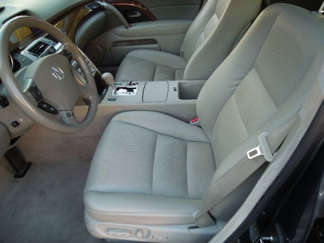 2005 Acura RL 4dr Laredo 4WD 4x4 SUV