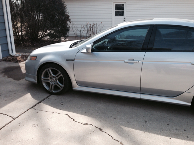 2004 Acura TL FWD 4dr