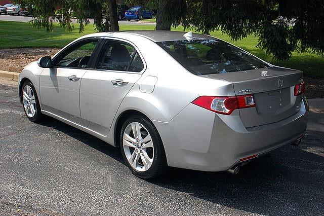 2010 Acura TSX 15 Utilimaster Utilivan II