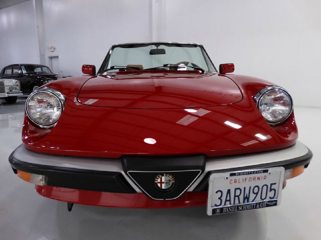 1988 Alfa Romeo Spider Sedan I4 SE FWD