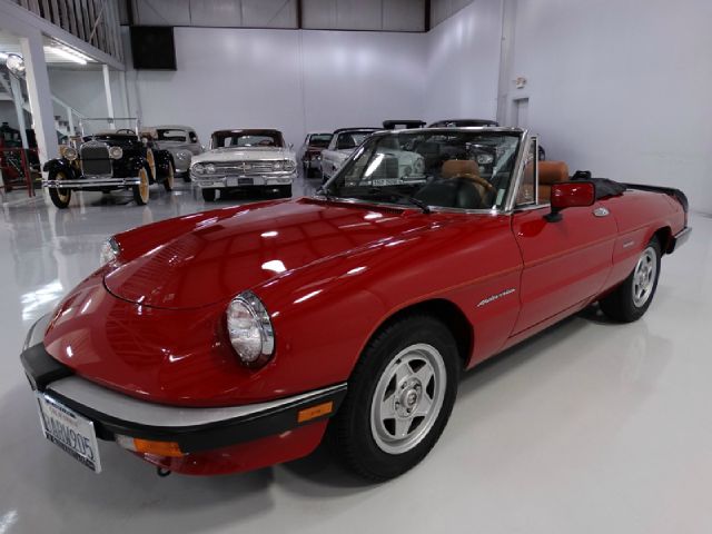 1988 Alfa Romeo Spider Sedan I4 SE FWD