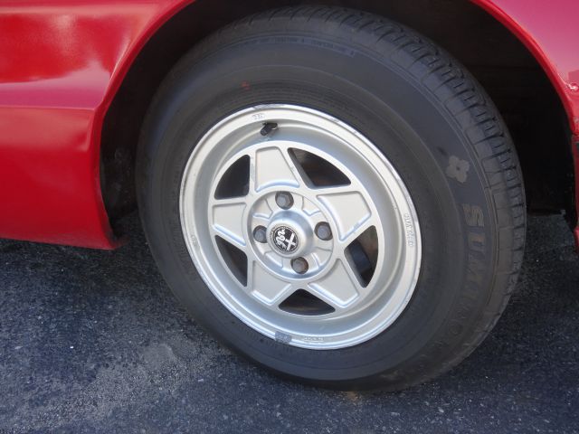 1988 Alfa Romeo Spider Sedan I4 SE FWD