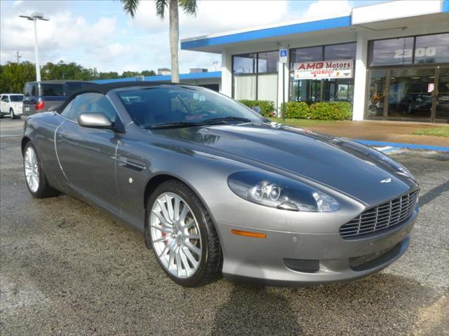 2007 Aston Martin DB9 2007 Dodge ST