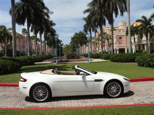 2009 Aston Martin Vantage Roadster Base