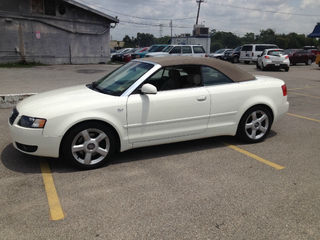 2004 Audi A4 1500 LT Ext. Cab Long Bed