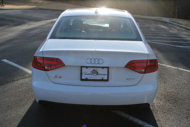 2010 Audi A4 2005 Toyota LE