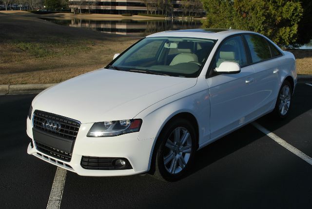 2010 Audi A4 2005 Toyota LE