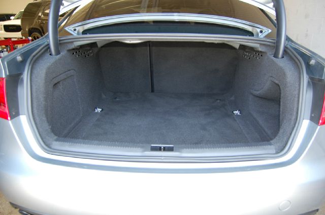 2010 Audi A4 REG CAB 1495 Down