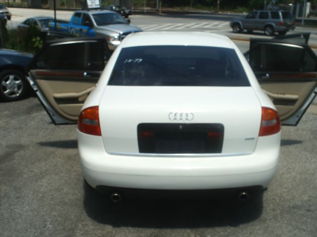 2003 Audi A6 Supercrew-short-xlt-4wd-6 CD-1 Owner