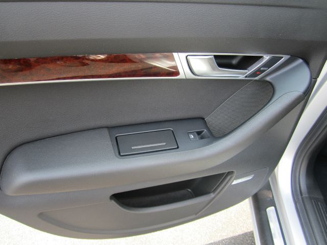 2006 Audi A6 Navigation / Levinson Sound