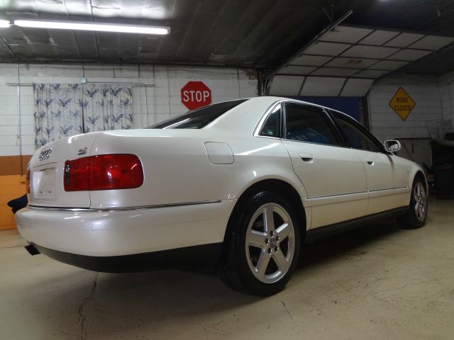 2002 Audi A8 ESi