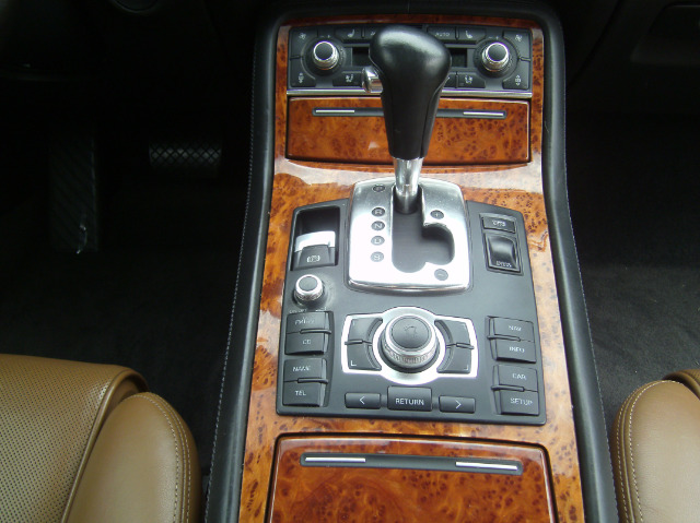2006 Audi A8 ESi