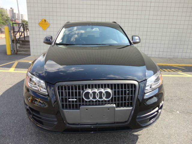 2011 Audi Q5 LS 3000 Down