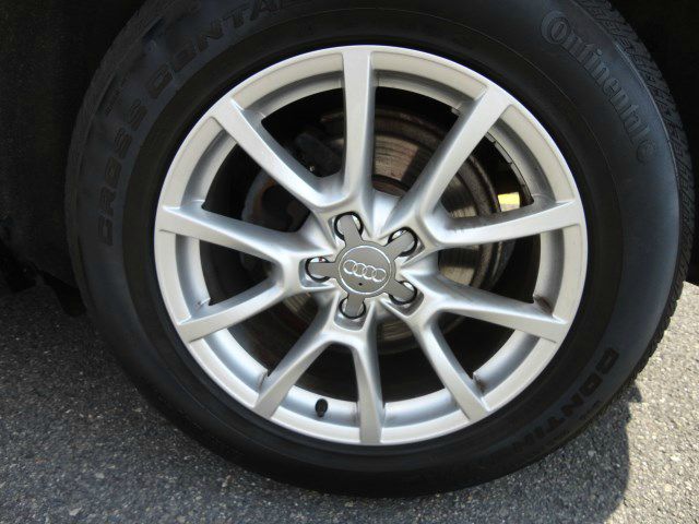 2011 Audi Q5 LS 3000 Down