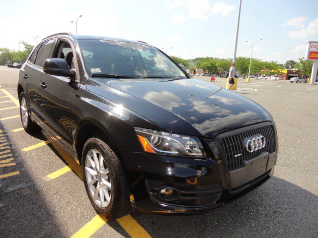2011 Audi Q5 LS 3000 Down